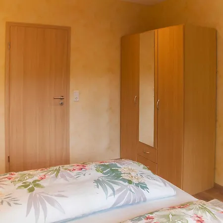 Semesterbostad Ferienhaus Maring *